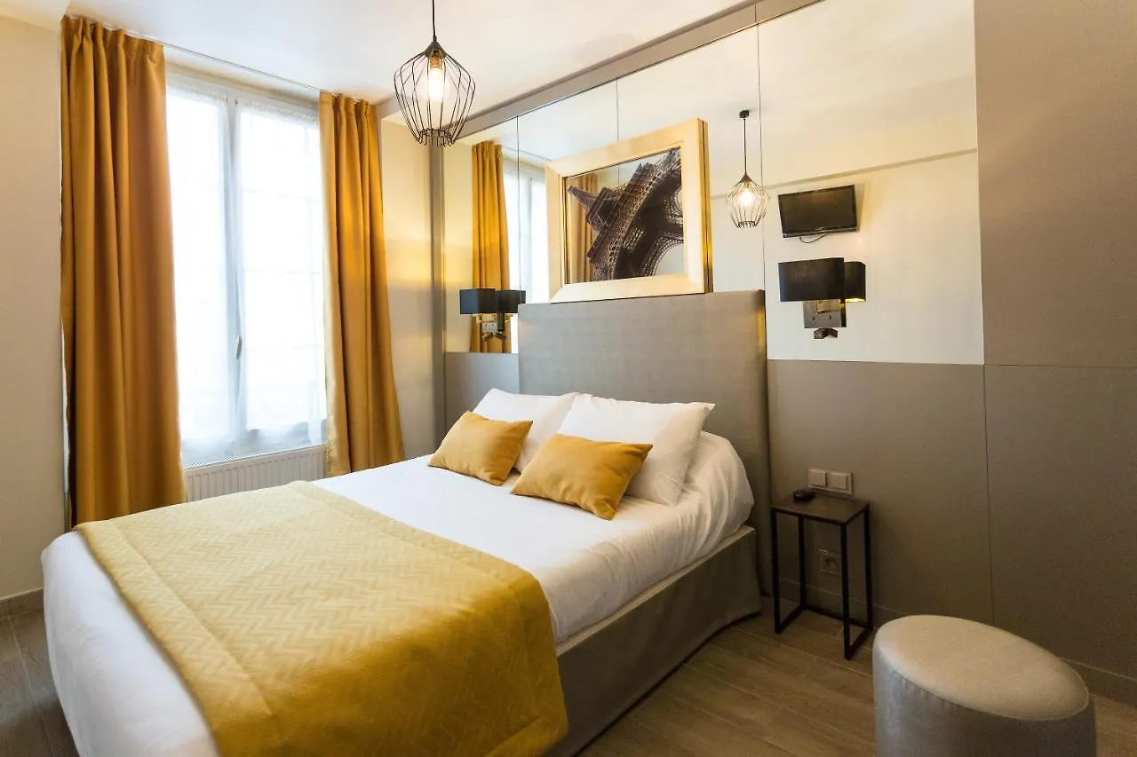 **  Pratic Hotel Paříž Francie